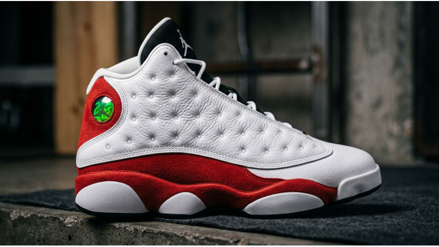 Возвращение легенды «Чикаго»: Полный гид по Air Jordan 13 Retro 2026