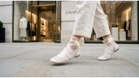 Эстетика Sneakerinas: почему балетные кроссовки — самая женственная обувь 2026 года