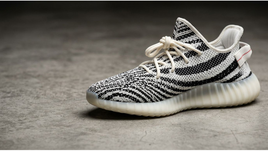 Adidas Yeezy Boost 350 V2: Как Канье Уэст изменил индустрию кроссовок навсегда Adidas Yeezy Boost 350 V2: Как Канье Уэст изменил индустрию кроссовок навсегда