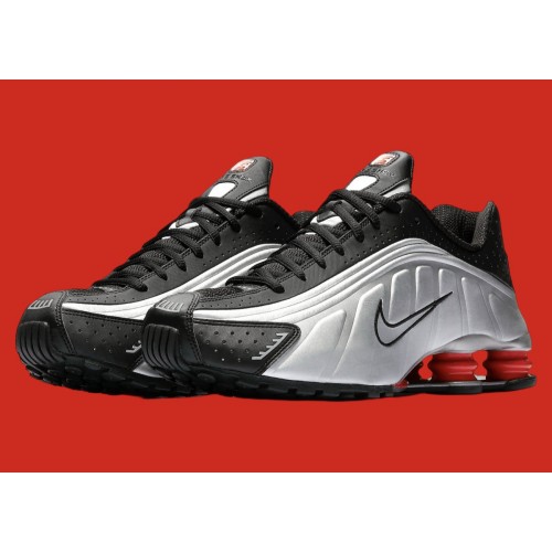 Долгожданное возвращение THE NIKE SHOX R4 “OG”