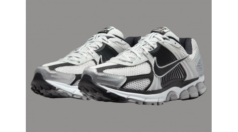 NIKE ZOOM VOMERO 5 “METALLIC SILVER/BLACK” обувь для бегунов и любителей кроссовок.