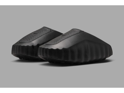 Nike Mind 001 “Triple Black”