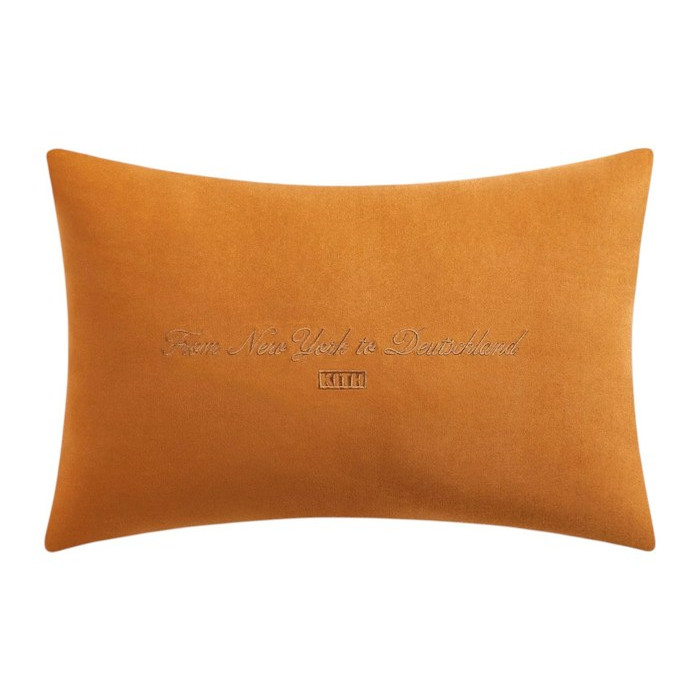 Подушка Kith x BMW Car Pillow Sunglow Подушка Kith x BMW Car Pillow Sunglow
