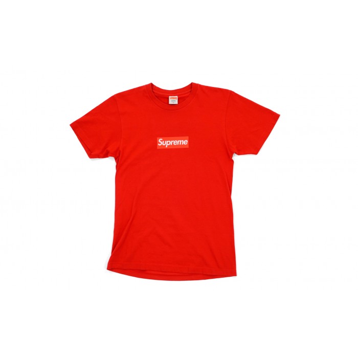 Tee box logo supreme on sale