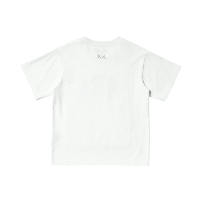 Футболка Uniqlo KAWS UNIVERSE Kids UT Graphic T-shirt White Футболка Uniqlo KAWS UNIVERSE Kids UT Graphic T-shirt White