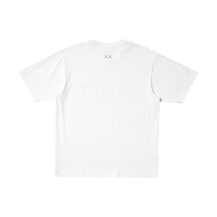 Футболка Uniqlo KAWS UNIVERSE UT Graphic 493511 T-shirt White Футболка Uniqlo KAWS UNIVERSE UT Graphic 493511 T-shirt White