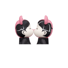 Bearbrick Cute Kiss 400% Black
