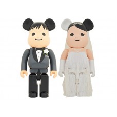 Большая фигурка (70см) Bearbrick Greeting Marriage PLUS 1000%