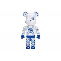 Большая фигурка (70см) Bearbrick Macau 2023 x Senado Square 10