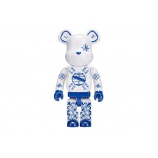 Большая фигурка (70см) Bearbrick Macau 2023 x Senado Square 10