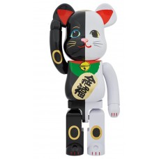 Большая фигурка (70см) Bearbrick Maneki Neko Invitation Black x Fortune White 1000