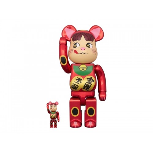 Набор из двух фигурок Bearbrick Milky Maneki Neko Peko-chan Fortune Double Oval Plum Gold Plated 100% & 400% Set - 7см и 28см.