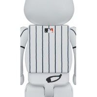 Bearbrick x Peanuts x MLB New York Yankees Snoopy 100% & 400% Set