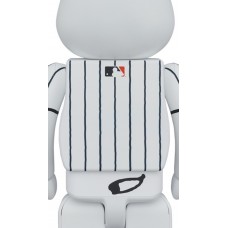 Bearbrick x Peanuts x MLB New York Yankees Snoopy 100% & 400% Set