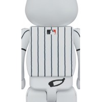 Bearbrick x Peanuts x MLB New York Yankees Snoopy 1000%