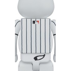 Bearbrick x Peanuts x MLB New York Yankees Snoopy 1000%