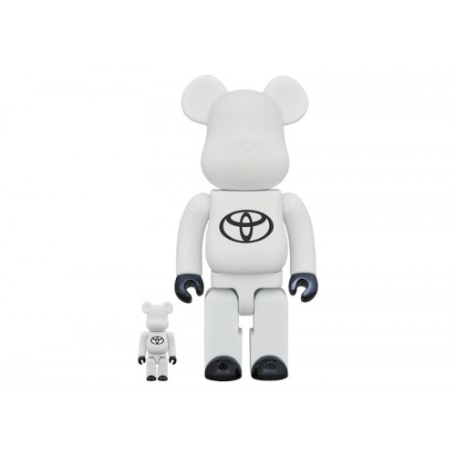 Оригинальный набор фигурок Bearbrick x Toyota (Drive Your Teenage Dreams.) 100% & 400% Set White - 7см и 28см