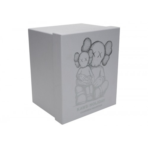 Фигурка KAWS Holiday Changbai Mountain Vinyl Figure Snowy White