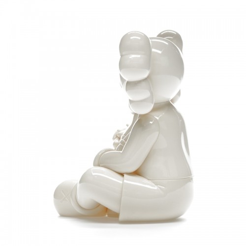 KAWS Holiday Changbai Mountain Vinyl Figure Snowy White KAWS Holiday Changbai Mountain Vinyl Figure Snowy White
