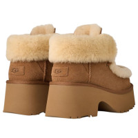 Женские UGG Esmee Lace Up Boot Chestnut (W)