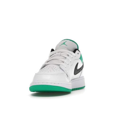 Кроссы Jordan 1 Low White Lucky Green Tumbled Leather (GS) - Подростковая сетка размеров