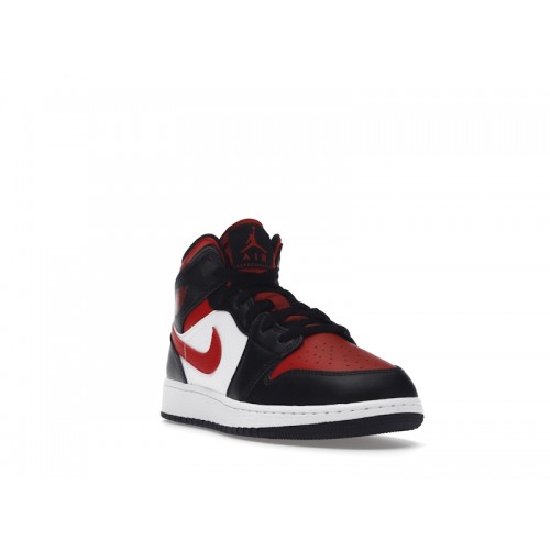 Кроссы Air Jordan 1 Mid Black Fire Red (GS) - подростковая сетка размеров