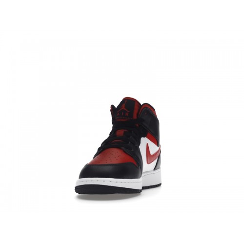 Кроссы Air Jordan 1 Mid Black Fire Red (GS) - подростковая сетка размеров
