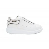 Женские кроссовки Alexander McQueen Oversized White Black (W)