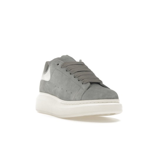 Кроссы Alexander McQueen Oversized Dove Grey Suede (W) - женская сетка размеров