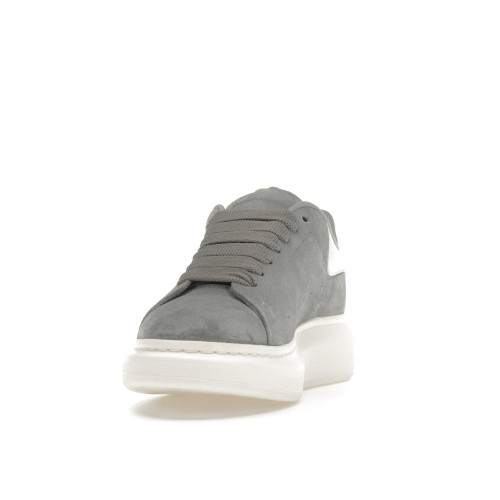 Кроссы Alexander McQueen Oversized Dove Grey Suede (W) - женская сетка размеров