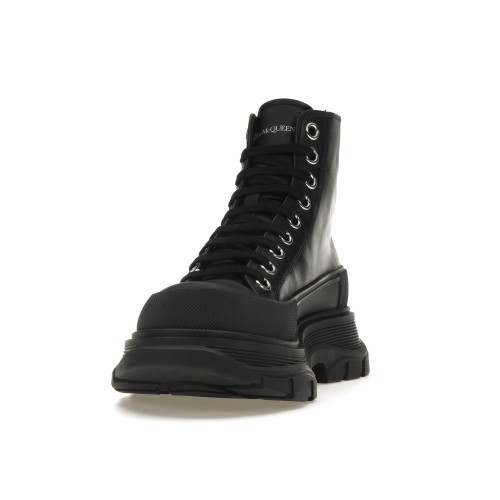 Кроссы Alexander McQueen Tread Slick Boot Polyfaille Graffiti Black White (W) - женская сетка размеров