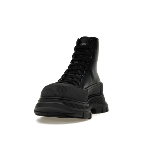 Кроссы Alexander McQueen Tread Slick Boot Leather Graffiti Black White - мужская сетка размеров