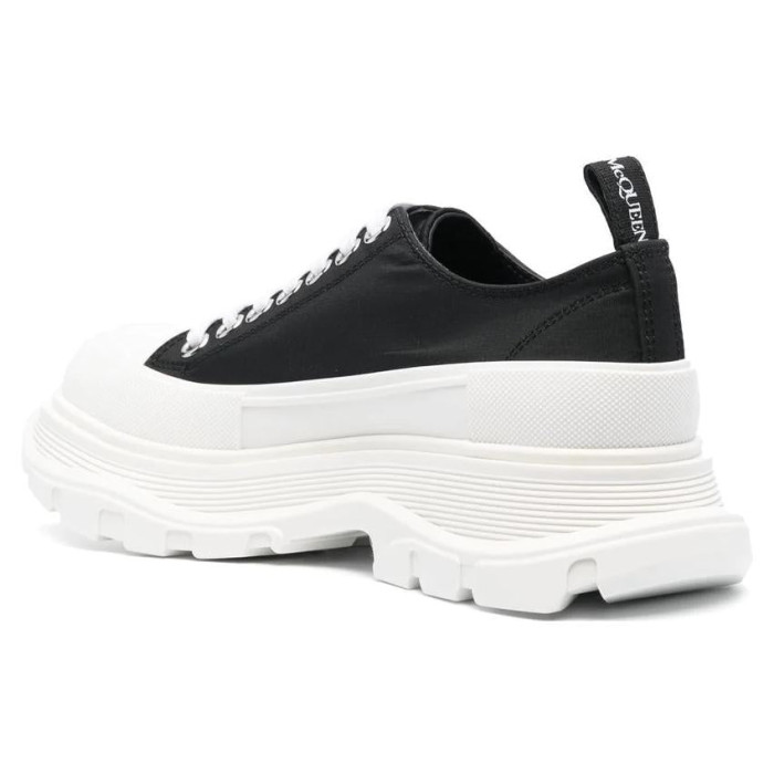Alexander McQueen Tread Slick Low Lace Up Canvas Graffiti Black White White (W) - женская сетка размеров Alexander McQueen Tread Slick Low Lace Up Canvas Graffiti Black White White (W) - женская сетка размеров