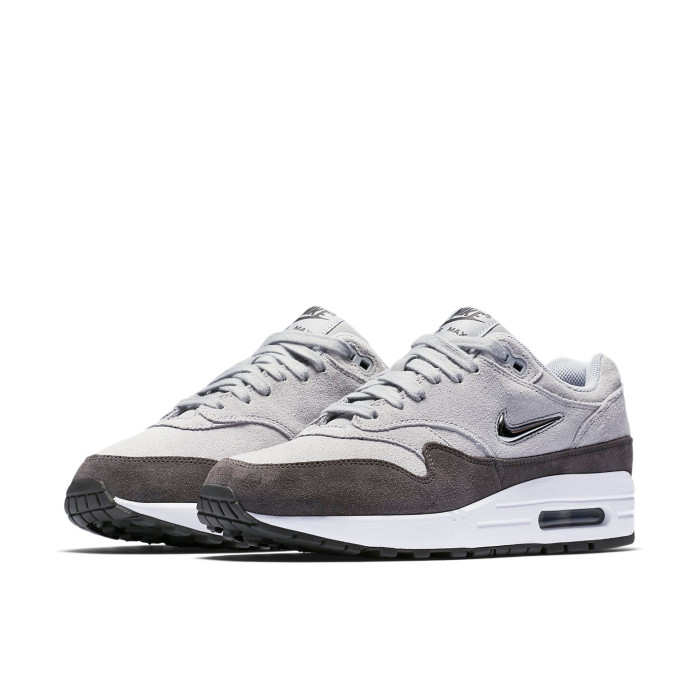 Nike Wmns Air Max 1 Premium SC Jewel Wolf Grey - женская сетка размеров Nike Wmns Air Max 1 Premium SC Jewel Wolf Grey - женская сетка размеров