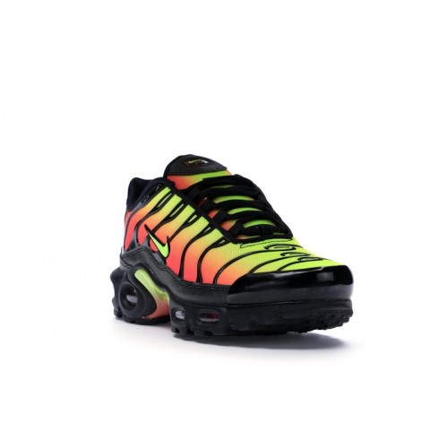 Кроссы Nike Air Max Plus Black Volt Solar Red (W) - женская сетка размеров