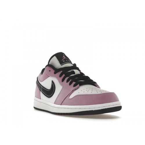 Кроссы Jordan 1 Low SE Violet Shock White Black - мужская сетка размеров
