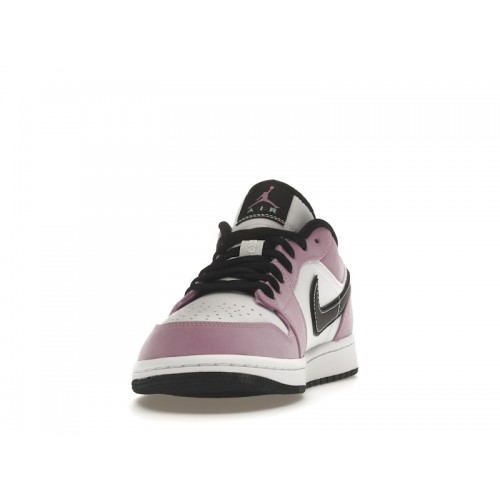 Кроссы Jordan 1 Low SE Violet Shock White Black - мужская сетка размеров