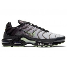 Air max plus se black/wolf grey/volt glow hotsell