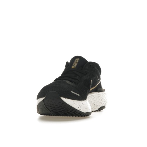 Кроссы Nike ZoomX Invincible Run Flyknit Black Metallic Gold - мужская сетка размеров