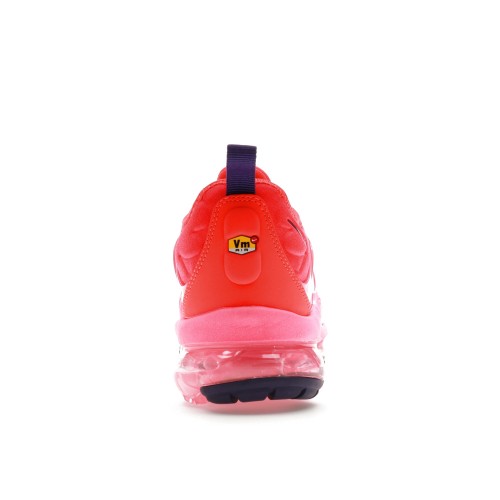 Кроссы Nike Air VaporMax Plus Bright Crimson Pink Blast (W) - женская сетка размеров