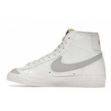 Женские кроссовки Nike Blazer Mid 77 Vintage Sail Light Bone (W)