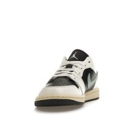 Женские Jordan 1 Low Jade Smoke (W)