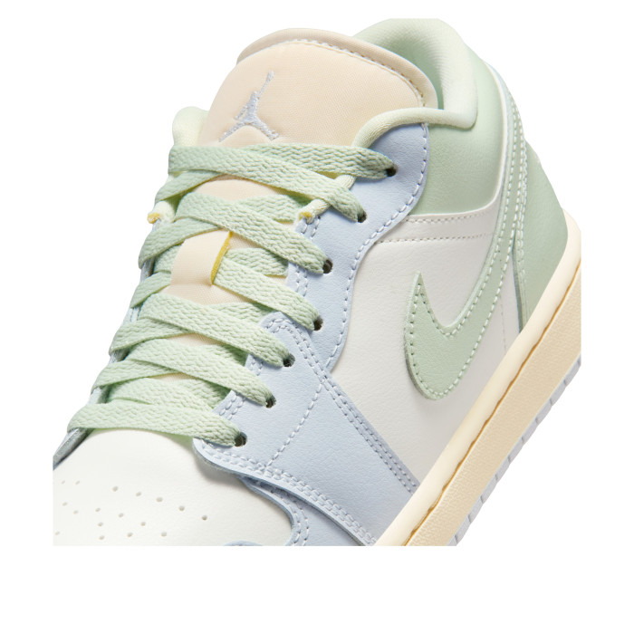 Wmns Air Jordan 1 Low Sail Aura - женская сетка размеров Wmns Air Jordan 1 Low Sail Aura - женская сетка размеров