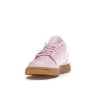 Женские Jordan 1 Low Arctic Pink Gum (W)