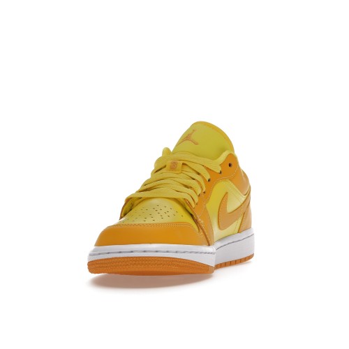 Кроссы Jordan 1 Low Yellow Strike (W) - Женская сетка размеров