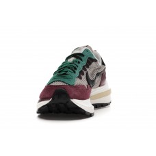 Кроссовки Nike Vaporwaffle sacai Villain Red Neptune Green