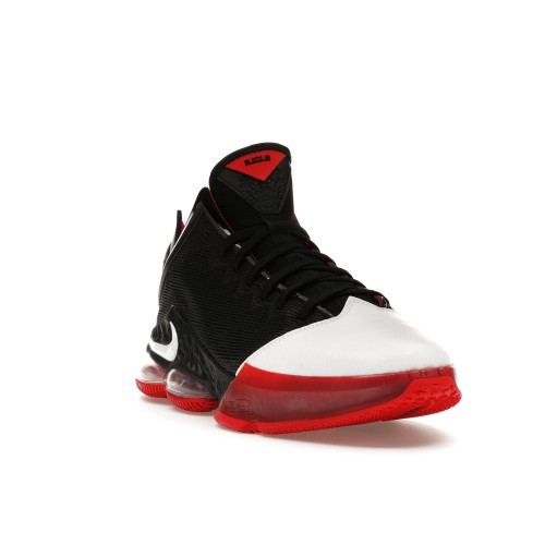 Кроссы Nike LeBron 19 Low Black White University Red - мужская сетка размеров