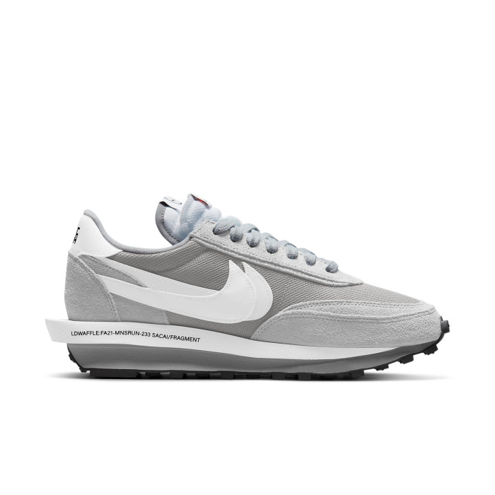 Fragment Design x sacai x Nike LDV Waffle Light Smoke Grey - мужская сетка размеров Fragment Design x sacai x Nike LDV Waffle Light Smoke Grey - мужская сетка размеров