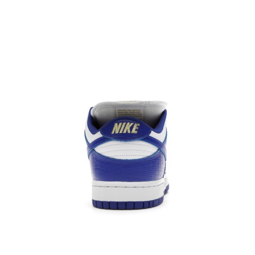 Кроссы Nike SB Dunk Low Supreme Stars Hyper Royal (2021) - мужская сетка размеров