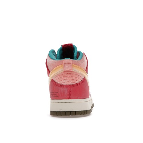 Кроссы Nike Dunk Mid Social Status Free Lunch Strawberry Milk - мужская сетка размеров